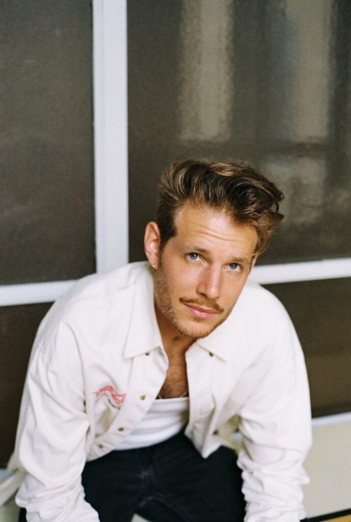 Artist highlight video